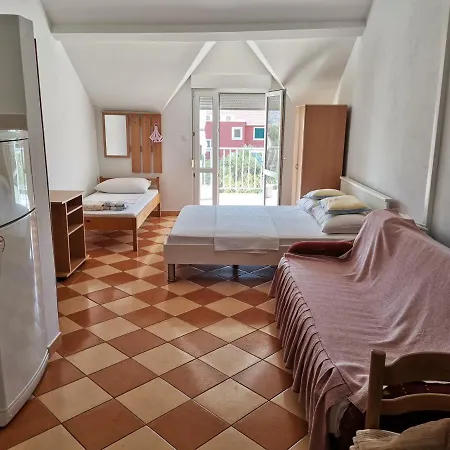 Vinko Apartment Vinisce